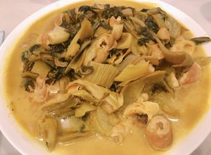 Hình của món Thú Linh xào cải chua.