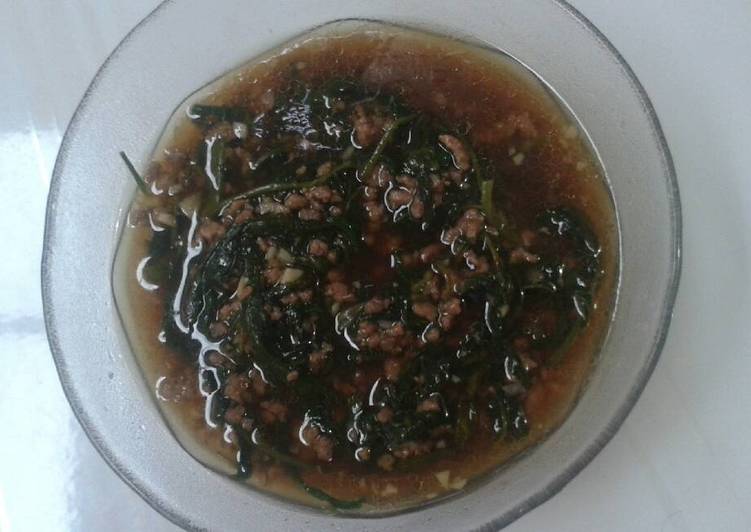 Bagaimana Menyiapkan kangkung saus tiram feat. daging sapi giling yang Bikin Ngiler