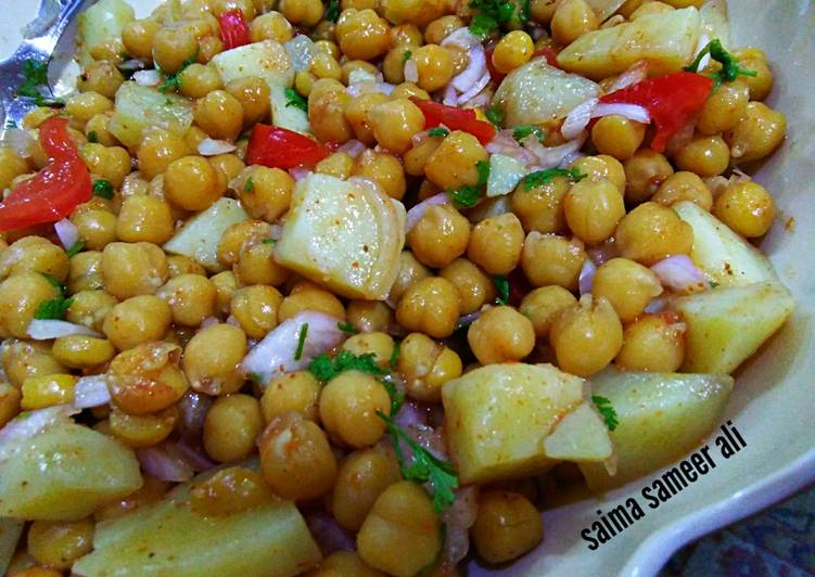 Simple Way to Prepare Speedy Khati chanaaloo chat