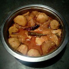 A picture of Arum potato curry.