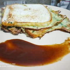 A picture of Bread omlette.