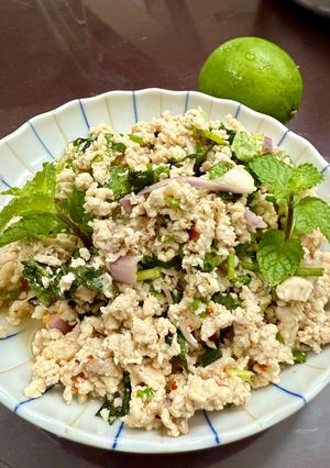泰式東北涼拌（辣）雞肉末 (ลาบไก่ Laab Gai) 的食譜成品照片