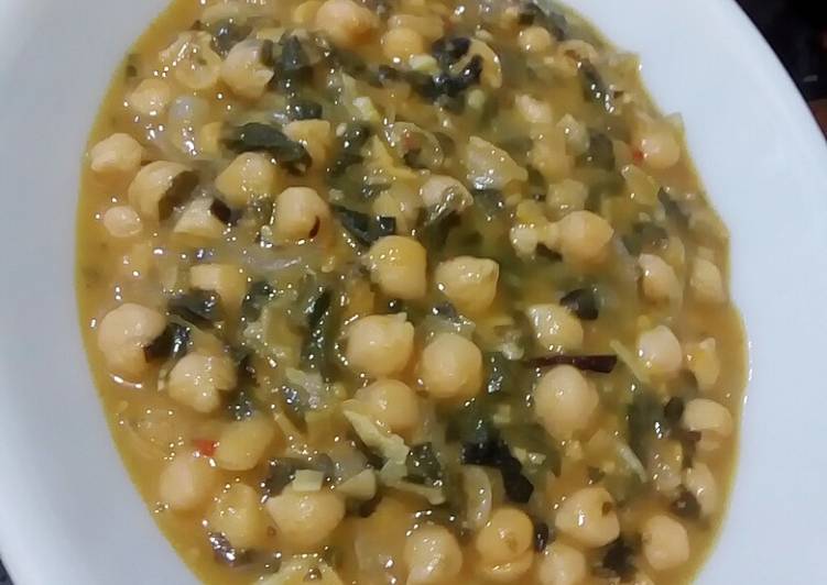 Step-by-Step Guide to Prepare Favorite Chickpea spinach curry