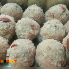 A picture of Caramel Semolina Ladoo.