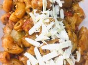 Una foto de pasta de codito de verano
