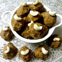 A picture of Almond Laddu.
