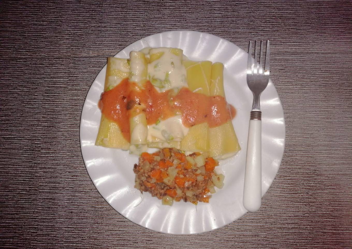 Canelones de loroco con guarnición de vegetales y atún.....🇸🇻