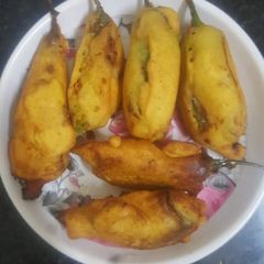 A picture of Stuff Mirchi Vada (pakoda).