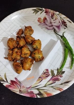 A picture of मेथी के पकौड़े.