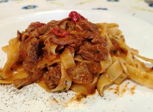 Foto di Tagliatelle con Ossobuco di Bovino al Sugo