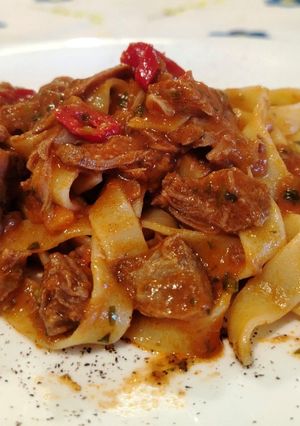 Foto di Tagliatelle con Ossobuco di Bovino al Sugo