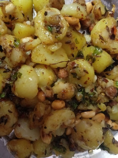 चटपटी आलू (chatpati aloo recipe in Hindi) रेसिपी मुख्य फोटो
