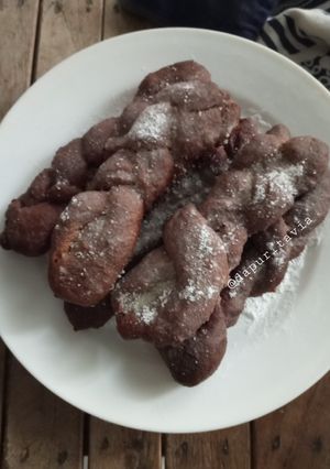Foto resep Donat Kepang Pisang Cokelat (eggless dan no ulen)