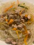 Spaghetti cinesi con lonza di maiale e verdure