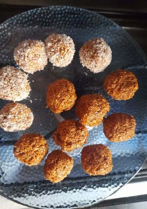 Una foto de Bombones de avena y dulce de leche