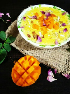आंबा शेवयाची खीर (amba shevyachi kheer recipe in marathi) रेसिपी चे मुख्य फोटो