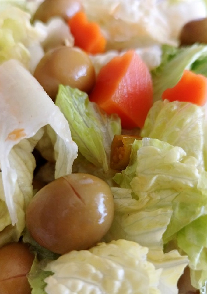 Una foto de Ensalada de aceitunas gazpachas