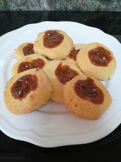 Una foto de Pastitas sencillas con dulce de leche