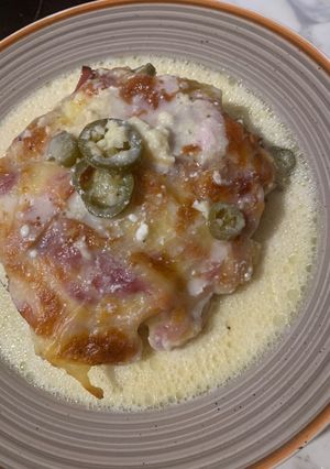 Una foto de Cazuela de pollo y jalapeño