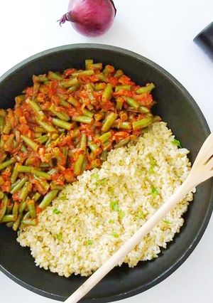 O poză a rețetei Bulgur cu fasole verde.