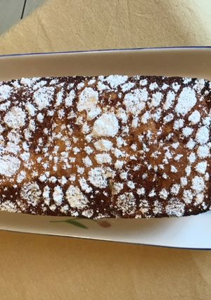 Une photo de Cake au jus de pêches du jardin