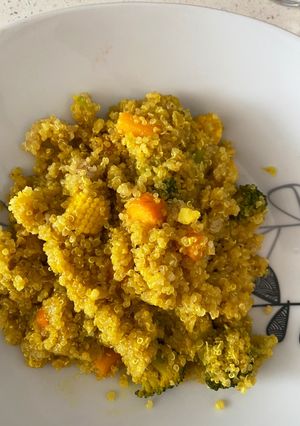 Una foto de Quinoa con verduras