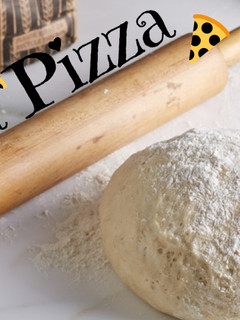 Una foto de Masa de pizza casera, de qué te gusta hacerla?