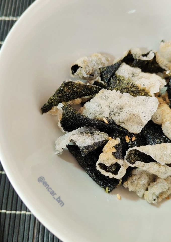 Una foto de Snack de alga nori y arroz