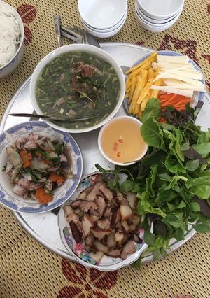 Hình của món Thịt nướng cuốn rau củ.