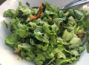 Una foto de Ensalada con kale