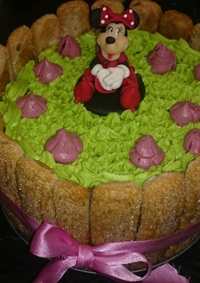 Una foto de Torta helada Minnie Mousse