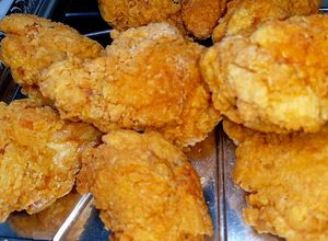 Una foto de Pollo estilo KFC