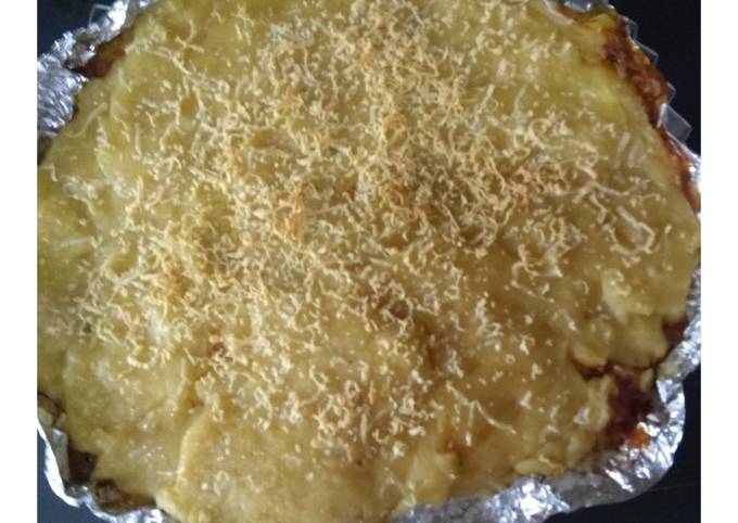Bagaimana Menyiapkan Pie kentang isi daging dengan saus keju lumer Anti Gagal