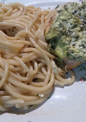 Una foto de Suprema rellena con pasta a base de albahaca y ajo 😍