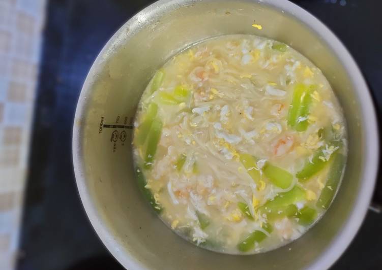 Cara Gampang Menyiapkan Sup Misua Oyong yang Enak