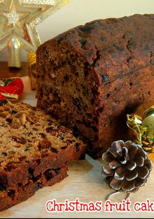 A picture of Christmas fruit cake.