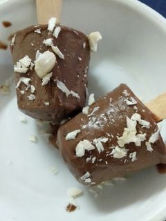 बिस्कुट आइसक्रीम(Biscuit Ice Cream recipe in hindi) रेसिपी मुख्य फोटो