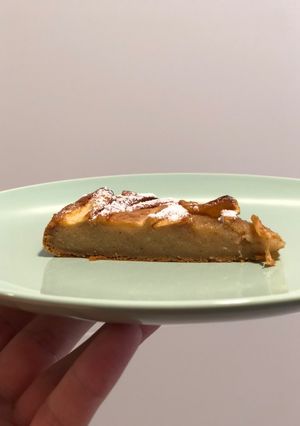 Una foto de Tarta de manzana y plátano