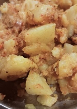 भुने आलू व्रत वाले(bhune aloo vrat wale recipe in hindi) रेसिपी मुख्य फोटो