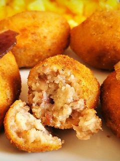 Una foto de Croquetas de Magret Séché (Jamón de Pato)