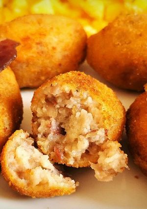 A picture of Duck Prosciutto Croquettes (Croquetas de Magret Séché).