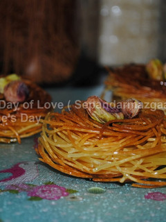 A picture of Bird nest sweet.
