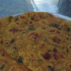 A picture of Mix bhaji thepla.