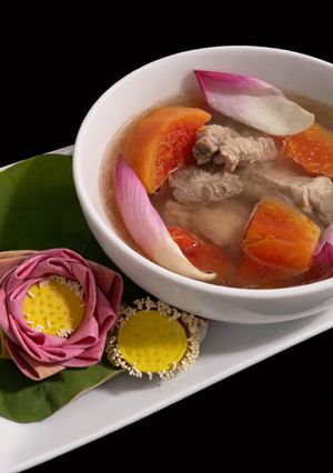 Hình của món SP.1016 - Canh Sườn Hầm Đu Đủ, Cánh Sen.