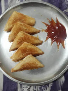 A picture of Bread potato toast.
