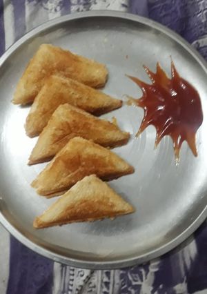 A picture of Bread potato toast.