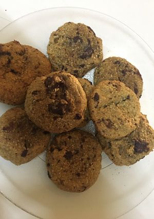 Una foto de Galletitas de avena saludables con chips de chocolate 🍪
