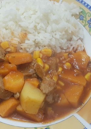 Una foto de Estofado de carne entera