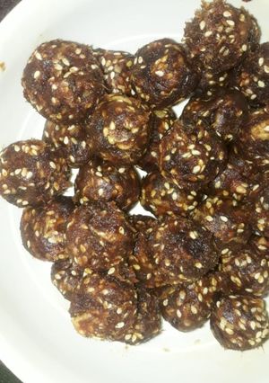 عکسی از دستور توپک خرما گردویی