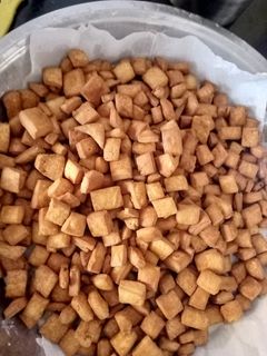 शंकरपाळी (shankarpali recipe in marathi) रेसिपी चे मुख्य फोटो 